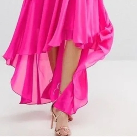 Ted Baker BARBIECORE! RARE: Ted Baker Harpah Fuchsia Maxi w/gold chain detail - Picture 3 of 4